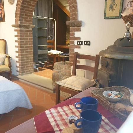 Helga'S House- Una Finestra Sul Borgo Ambra المظهر الخارجي الصورة