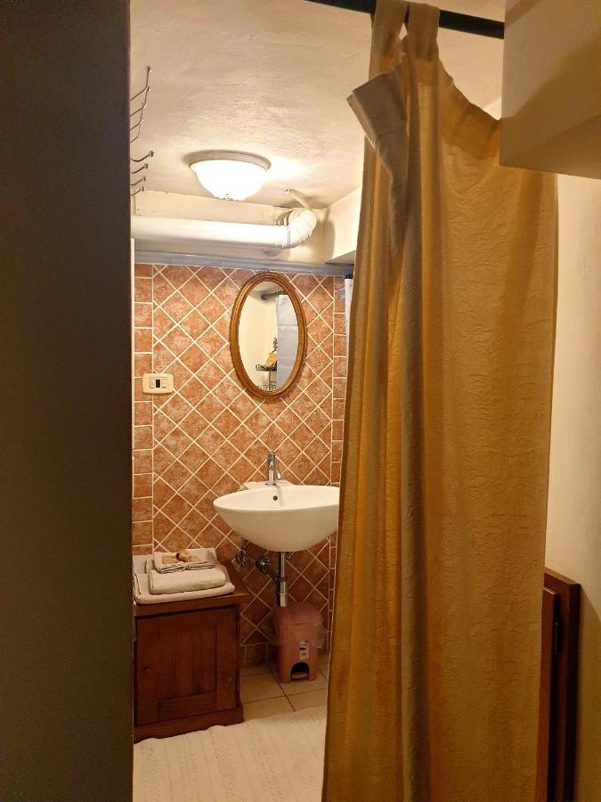 Helga'S House- Una Finestra Sul Borgo Ambra المظهر الخارجي الصورة